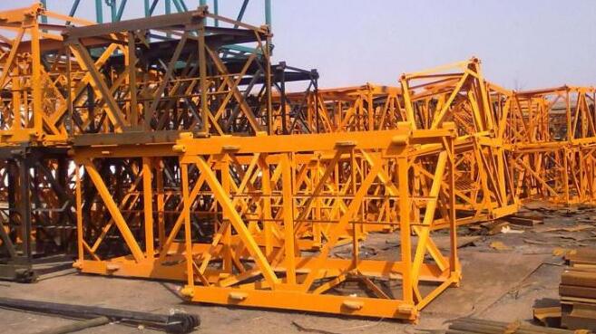 臨清建機分享：山東塔機是由哪幾部分組成的，塔機自身如何升高